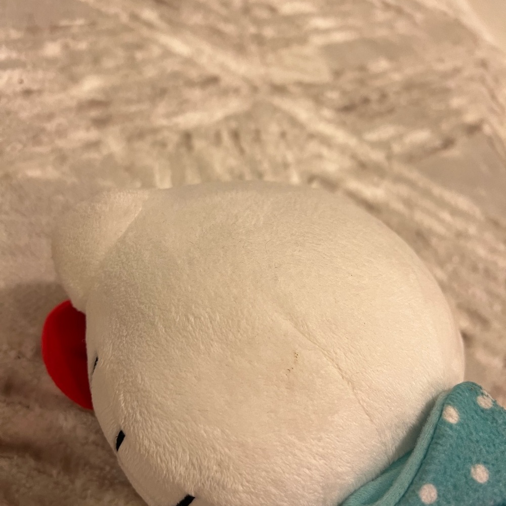 Hello Kitty Plush - Picture 4 of 5
